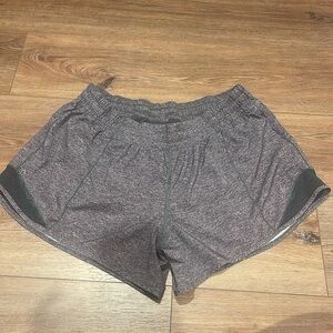 HOTTY HOT 4” LR SHORT LULULEMON